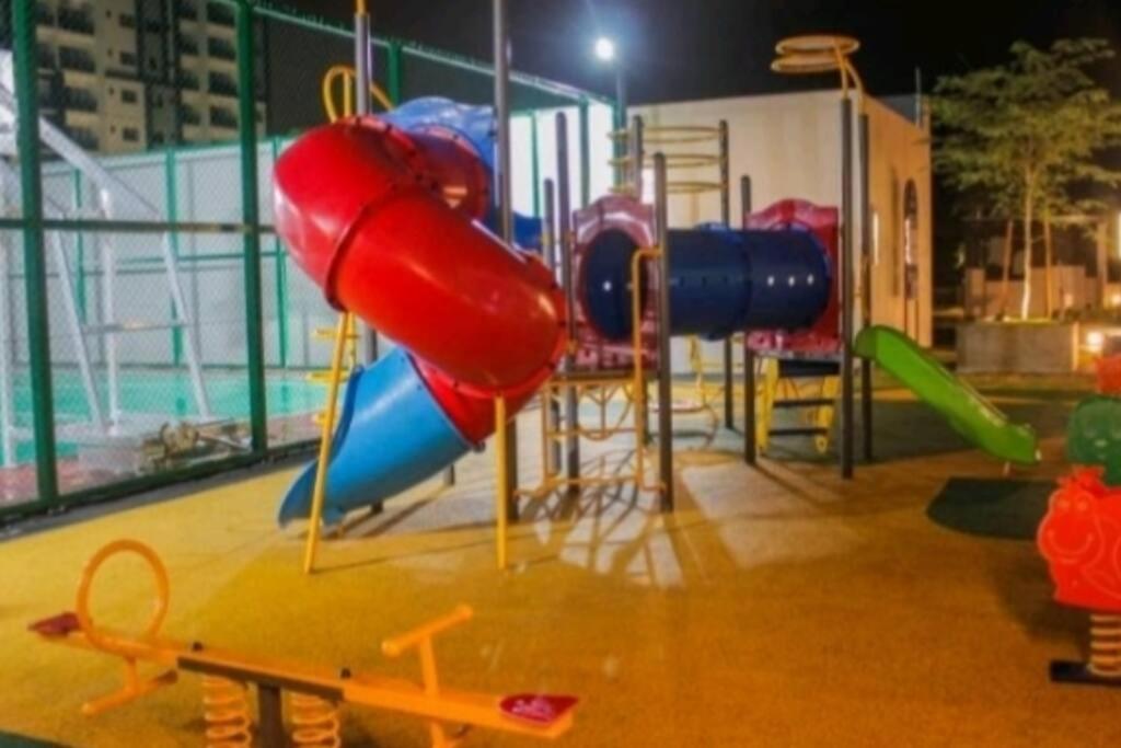 Hani Homestay Wifi Netflix Secure Parking Klia Usim Inti Aeon Mall Nilai Bagian luar foto