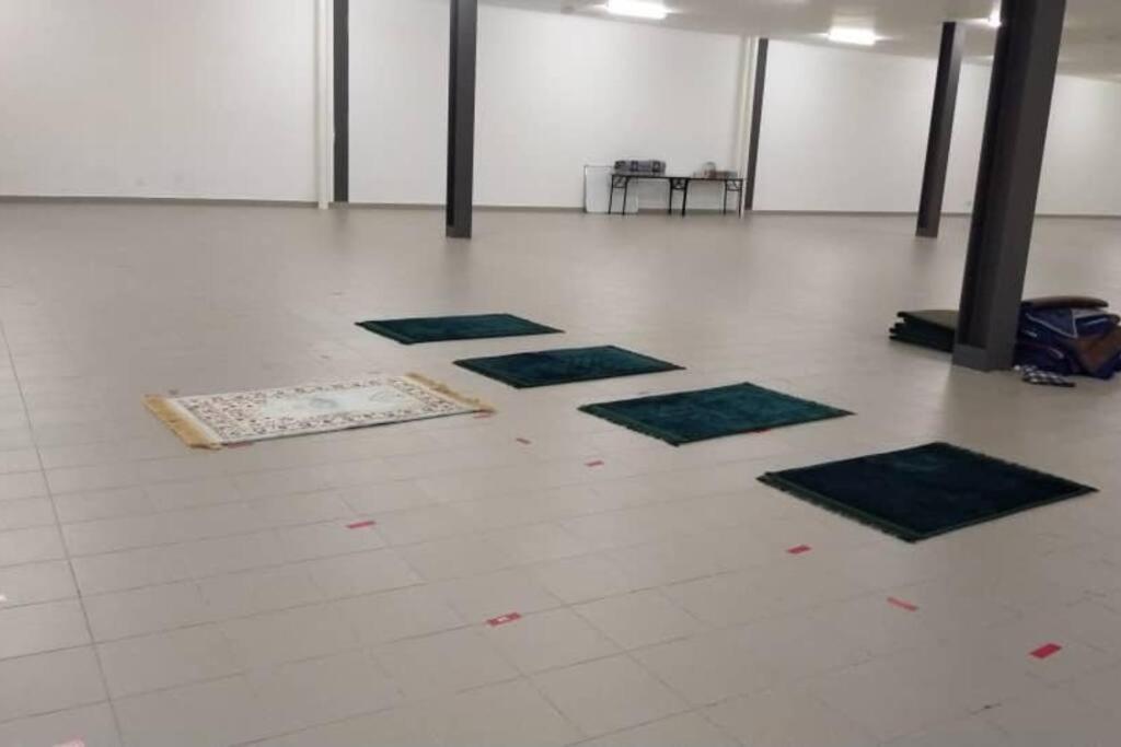 Hani Homestay Wifi Netflix Secure Parking Klia Usim Inti Aeon Mall Nilai Bagian luar foto