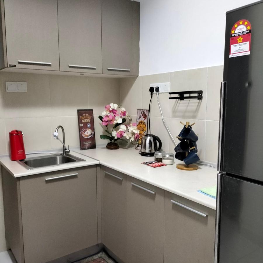 Hani Homestay Wifi Netflix Secure Parking Klia Usim Inti Aeon Mall Nilai Bagian luar foto